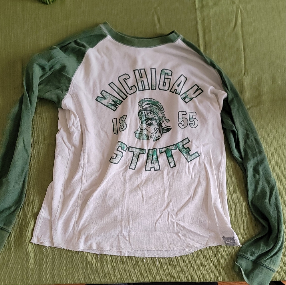 Mens large michigan state Spartans waffle shirt